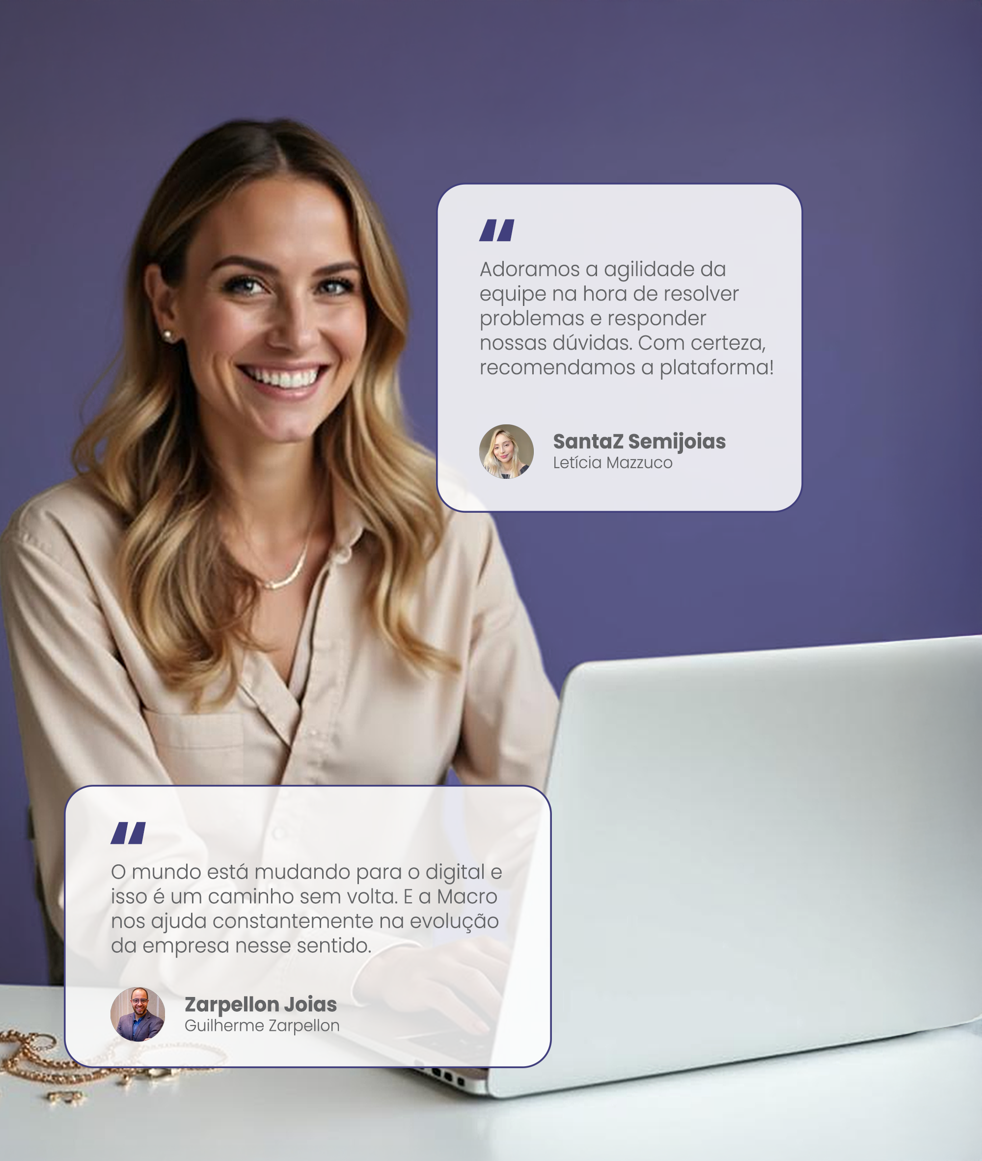 Mulher sorrindo sentada à frente de um notebook prateado, em fundo roxo, representando clientes satisfeitos com depoimentos sobre a plataforma.